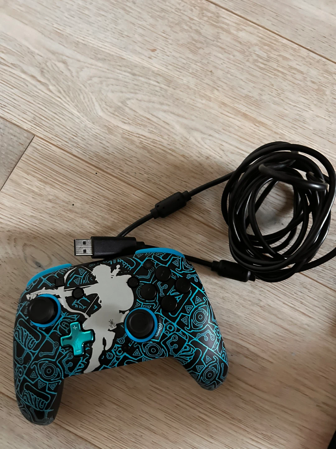 PowerA Zelda Wired Controller for Nintendo Switch - photo 2