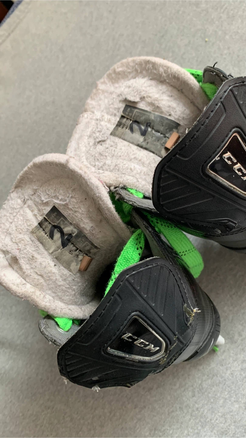 CCM Tacks Ice Hockey Skates ~ Size 2 Youth - photo 4