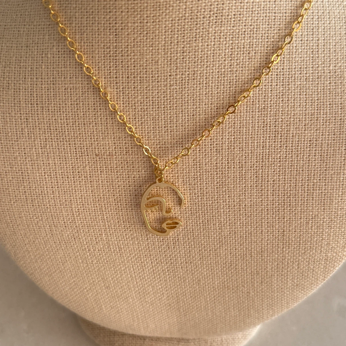 Brand new: Face Pendant Necklace - photo 2