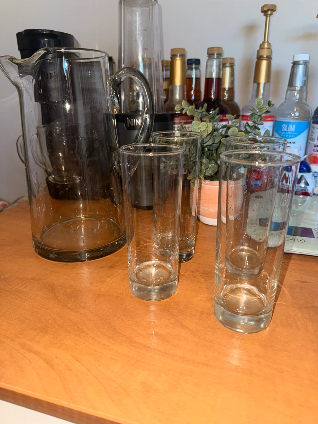 European Glass Pitcher with 4 Highball Tumblers - photo 2