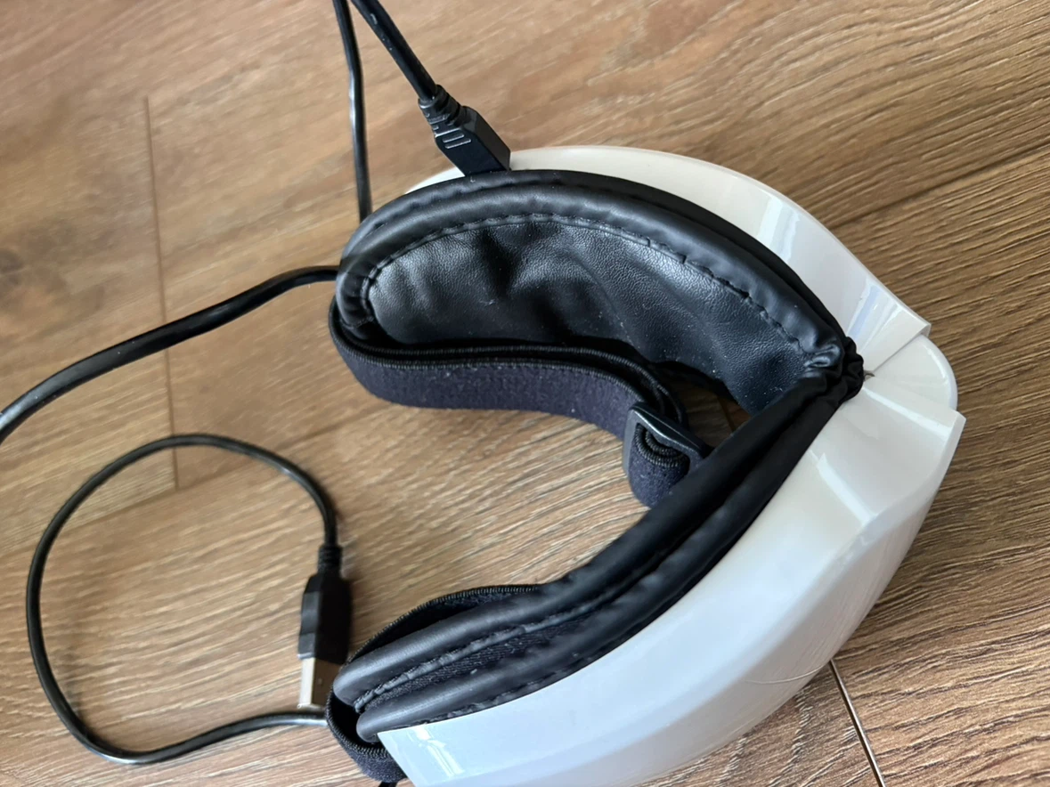 White Eye Massager with USB Cable