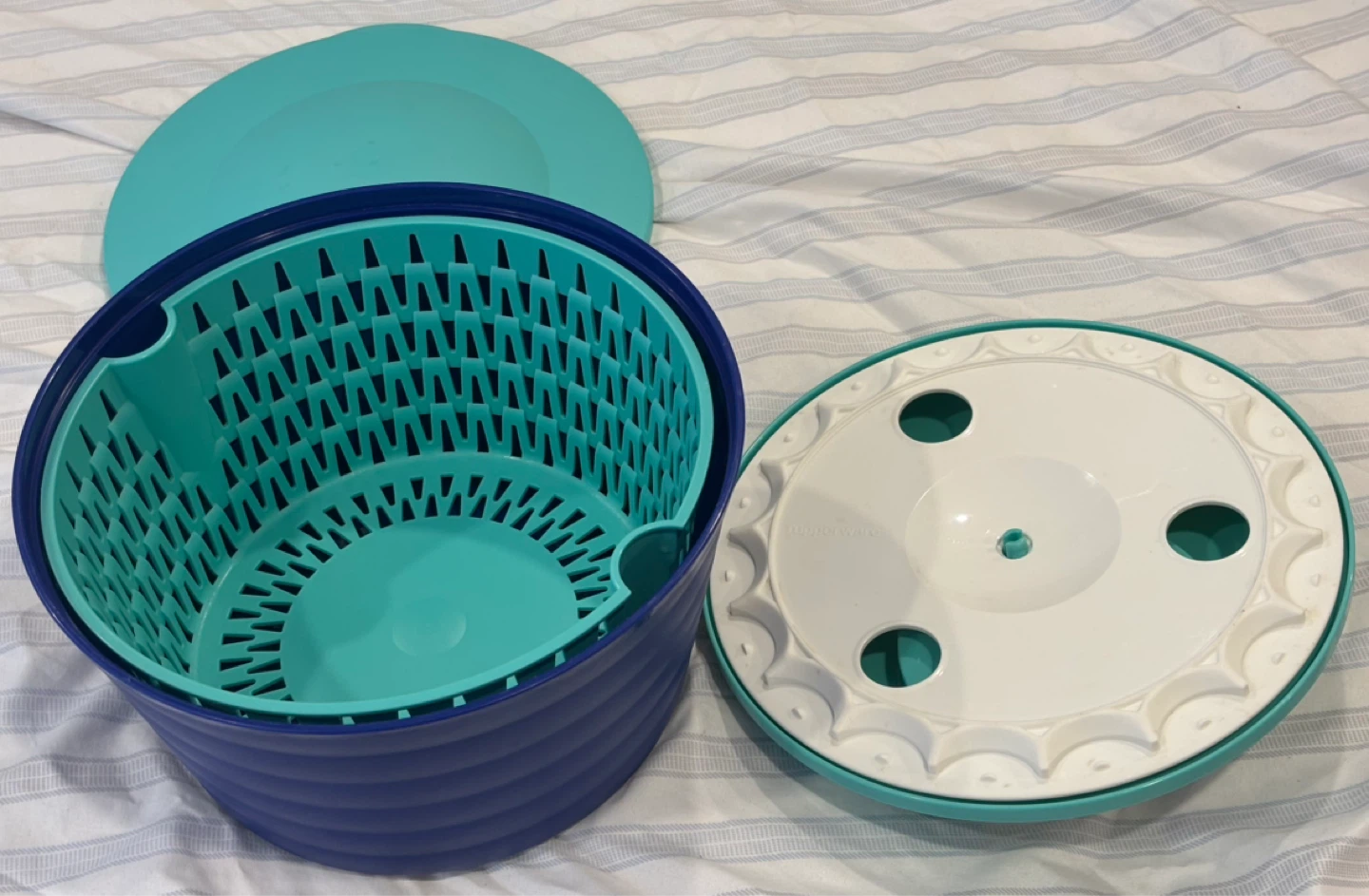 Tupperware Salad Spinner - photo 2