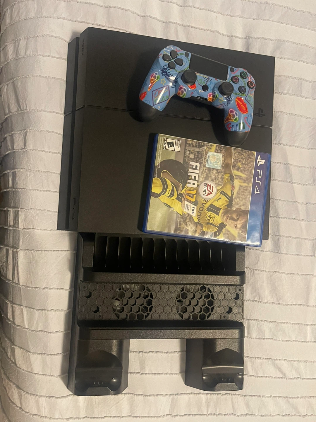 Sony PlayStation 4 Console Bundle with FIFA 17 - photo 3