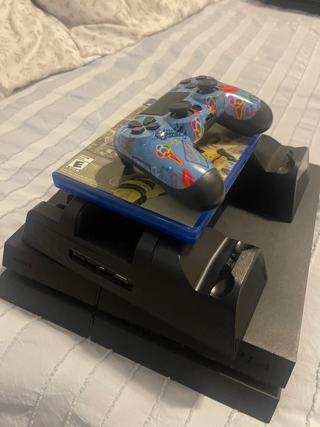 Sony PlayStation 4 Console Bundle with FIFA 17
