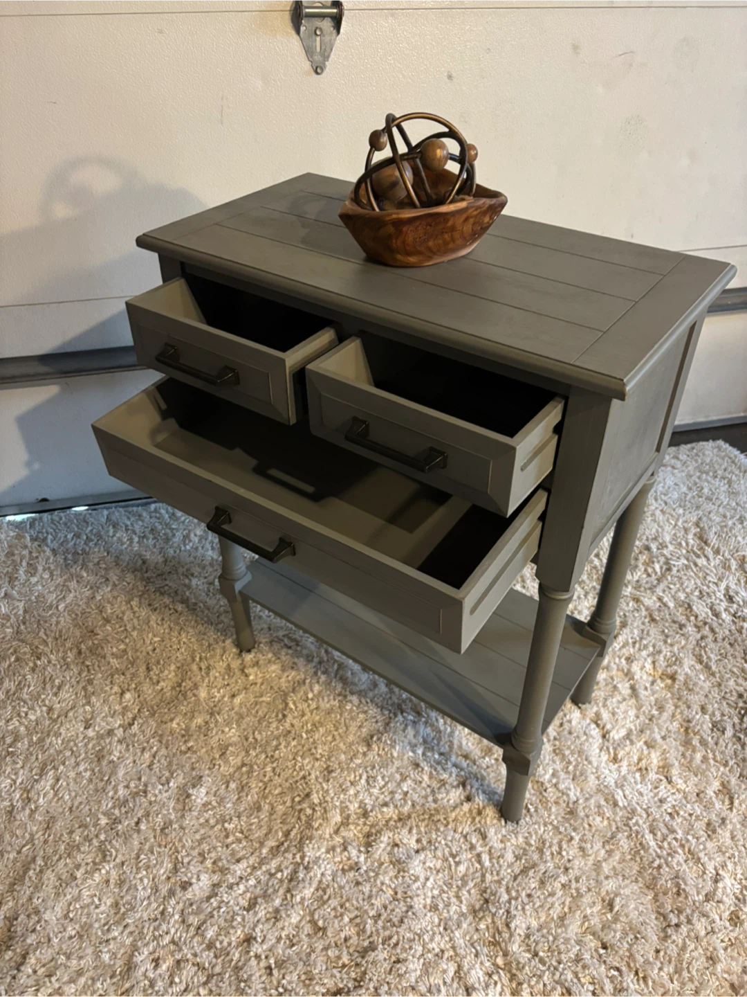 Gray entry way table - photo 4