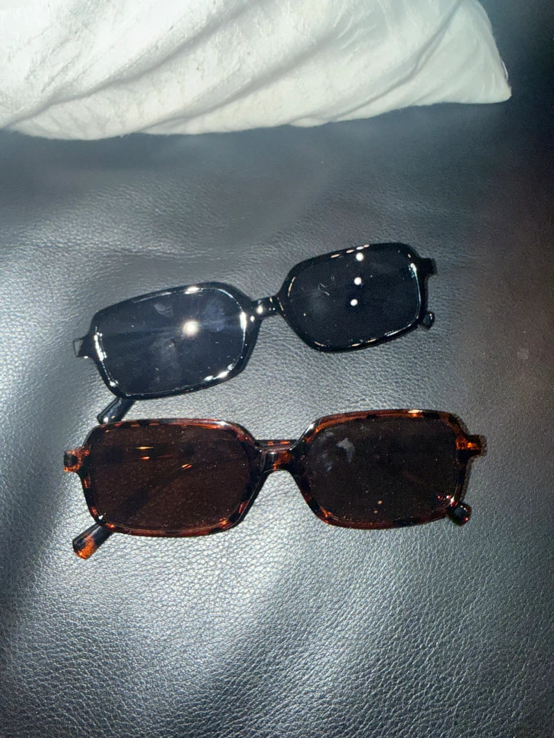 2 Pairs of Rectangular Sunglasses - Black and Tortoiseshell