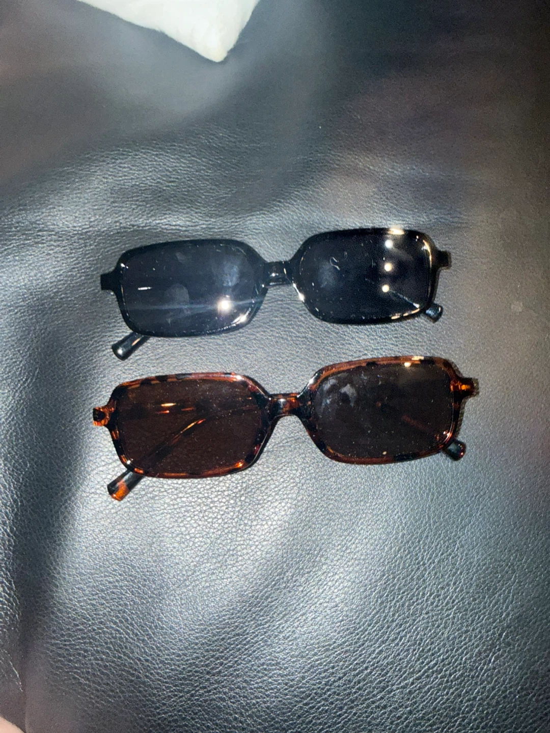 2 Pairs of Rectangular Sunglasses - Black and Tortoiseshell - photo 2