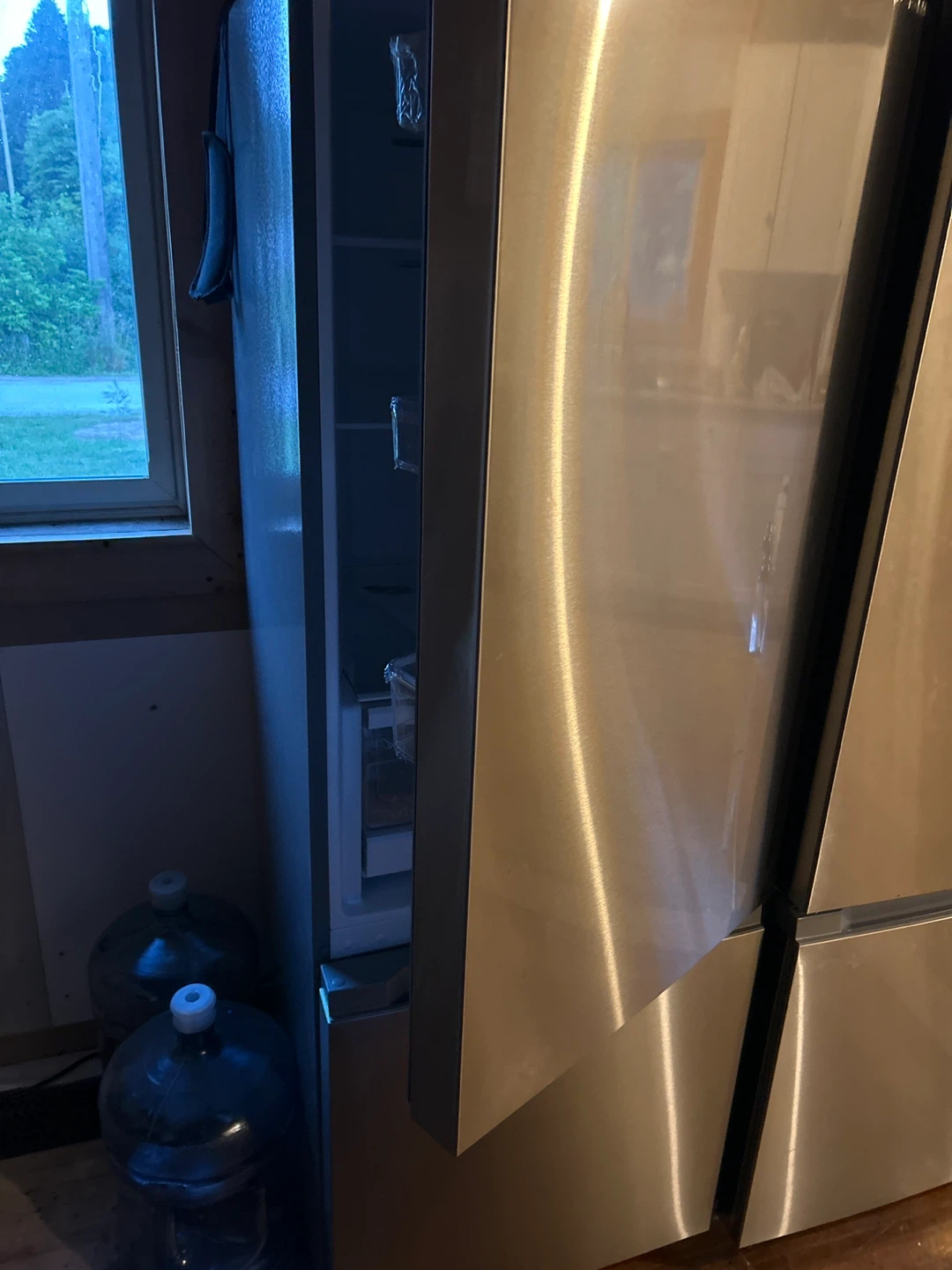 Insignia 24" 11.5 Cu. Ft. Refrigerator - photo 2
