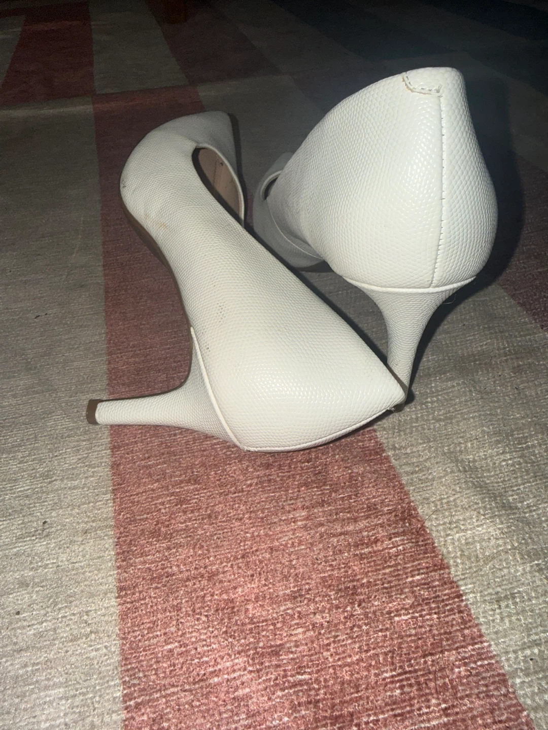 Alfani Step 'n Flex White Pointed Toe Heels Size 8M - photo 3
