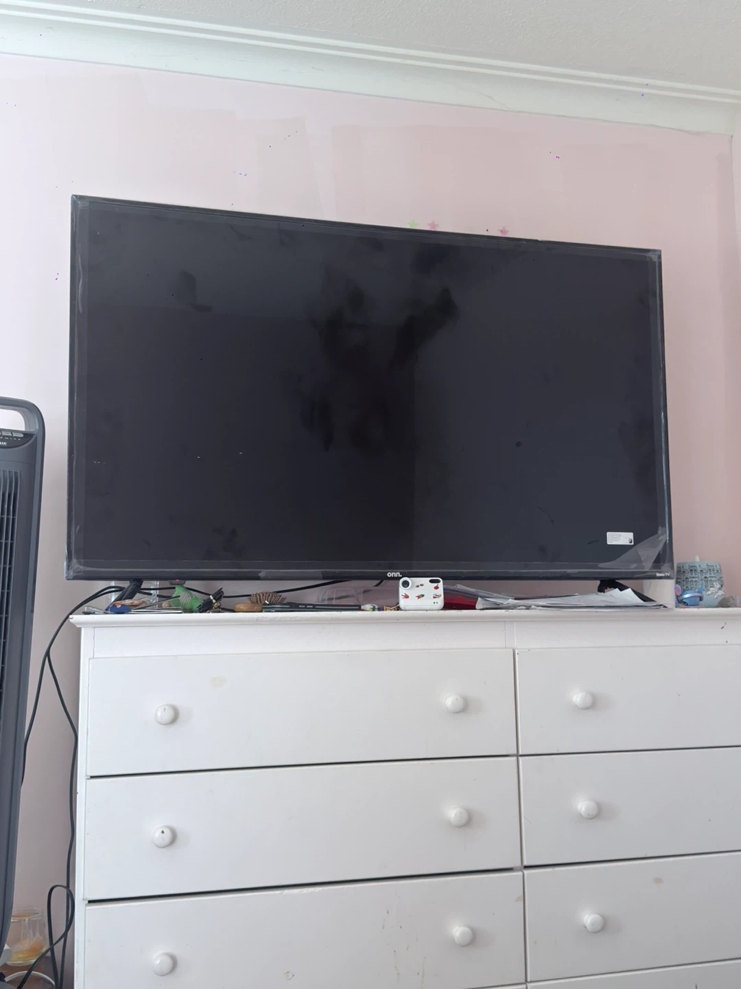 ONN Roku Smart TV – 55” – Like New - photo 2
