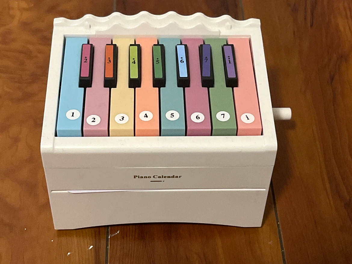 GARAGE SALE ‼️ Piano Calendar with Music Box