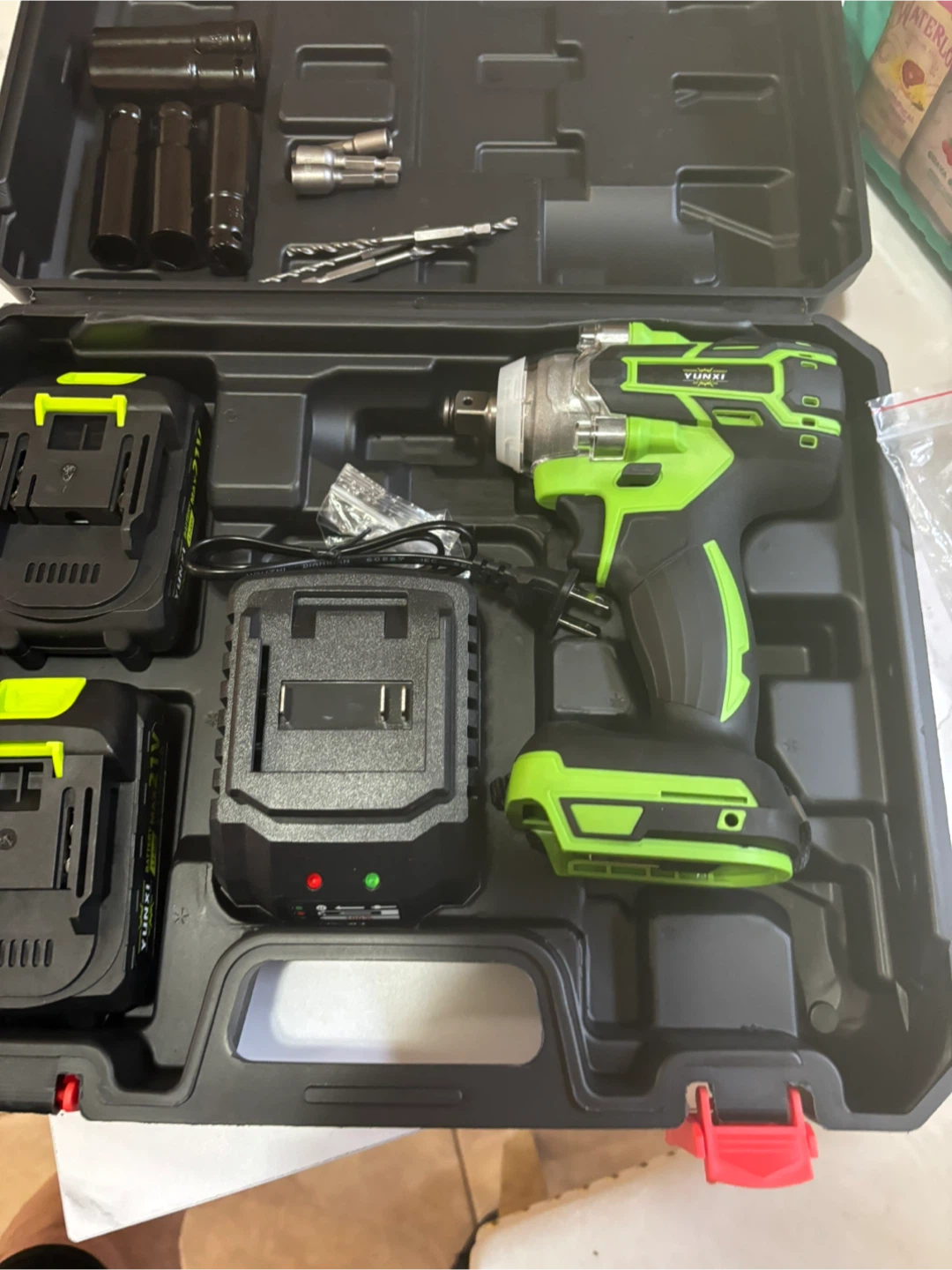 YUNXI Cordless Impact Wrench Kit with Batteries and Charger