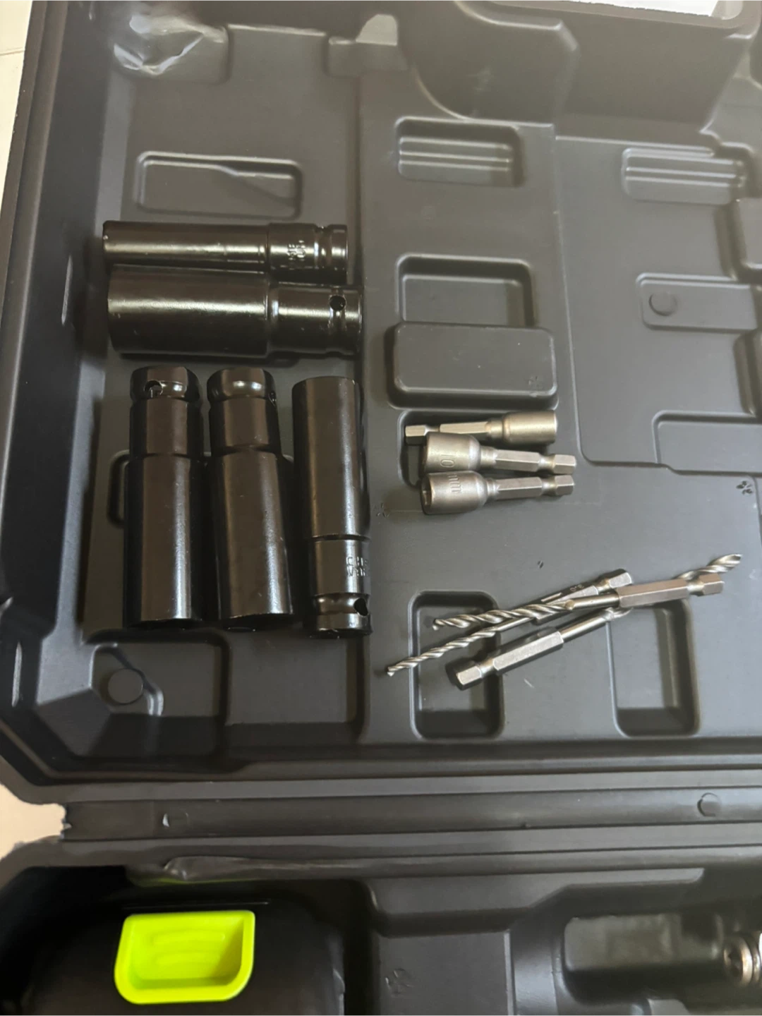 YUNXI Cordless Impact Wrench Kit with Batteries and Charger - photo 4