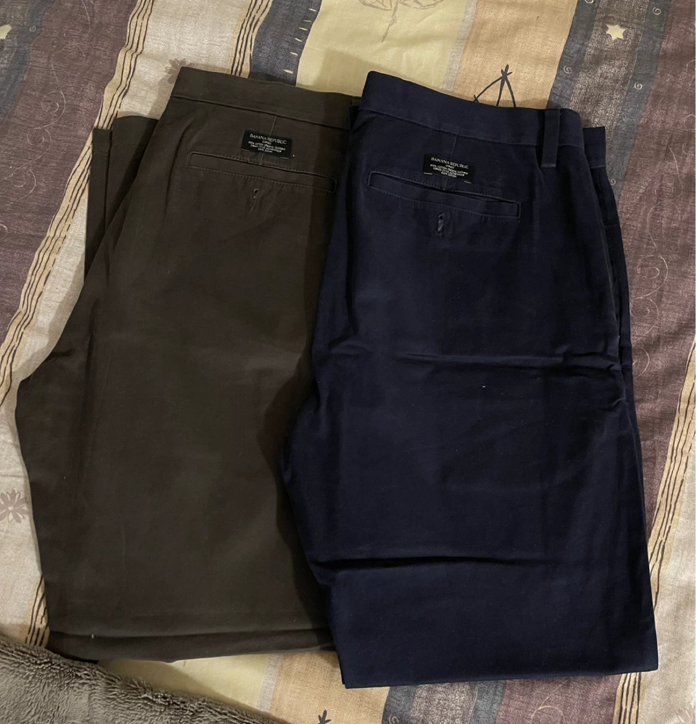 Banana Republic Chino Pants (2 Pairs) - 32x30