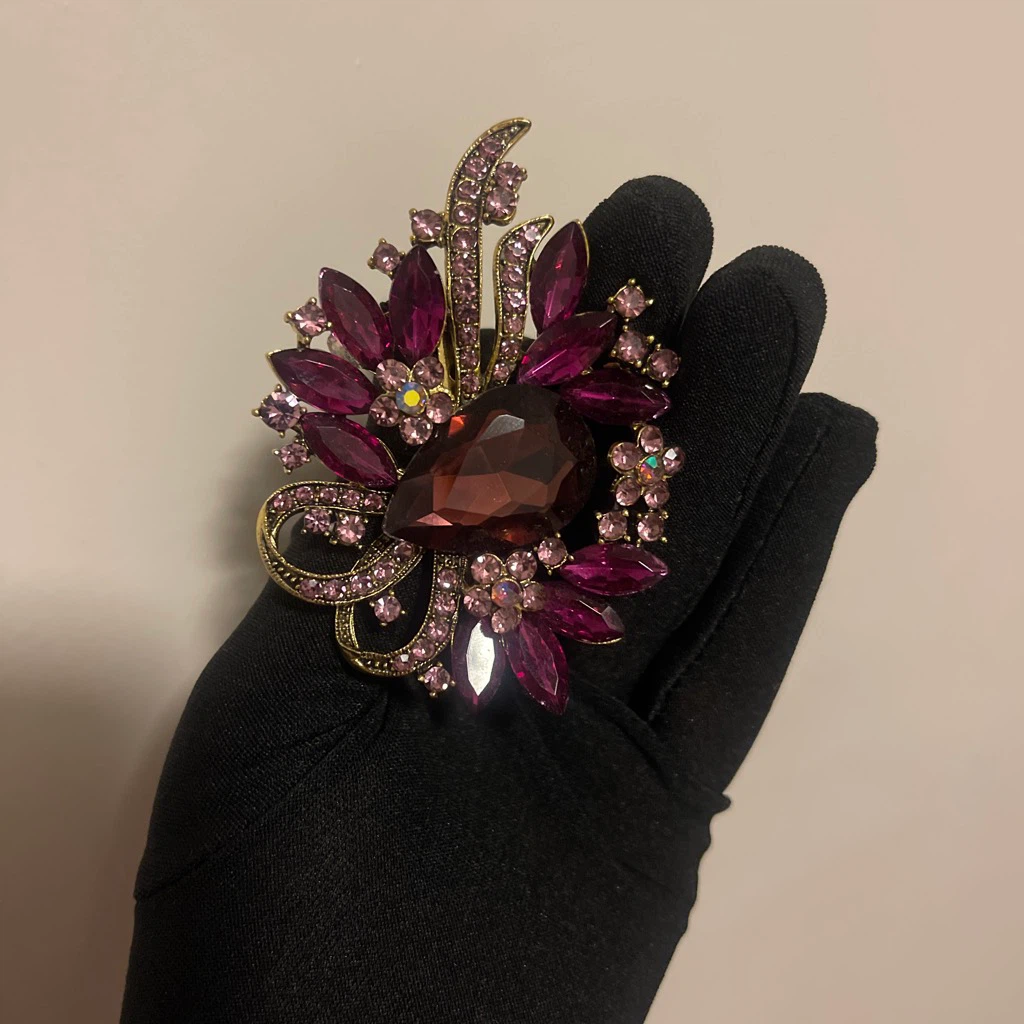 Brooch Rhinestone Flower Design