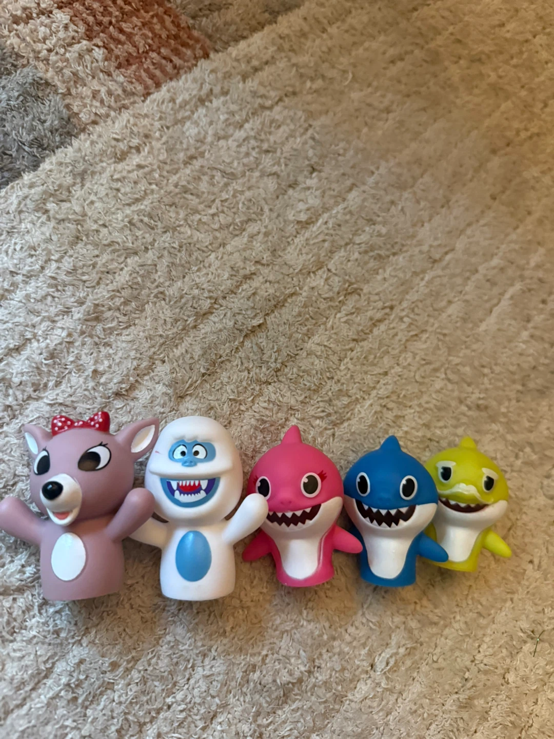 Baby Shark and Friends Finger Puppets