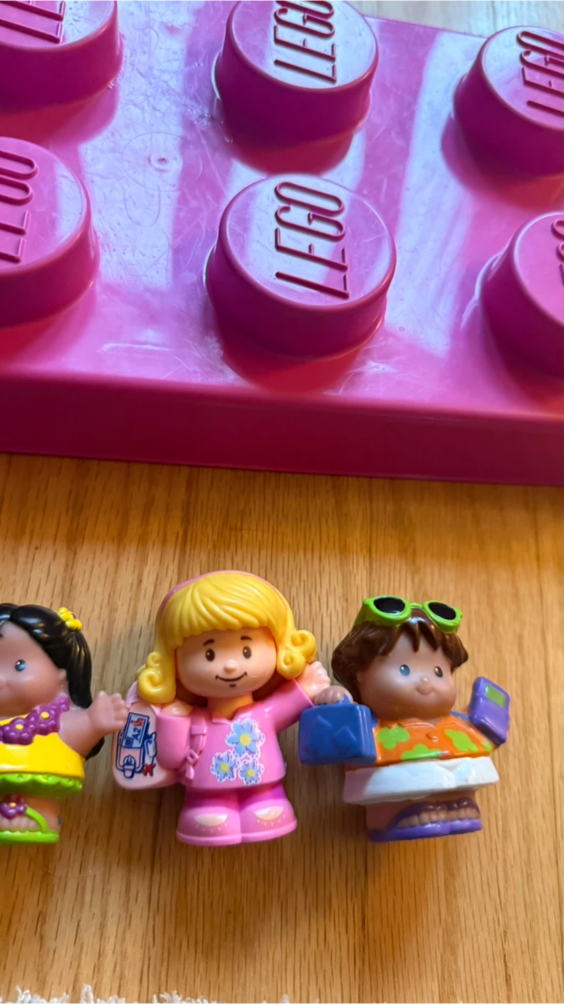 Fisher-Price Little People Figures with Pink LEGO Base - photo 3