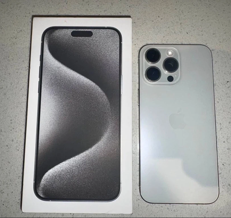 Apple iPhone 15 pro max 512 white unlocked