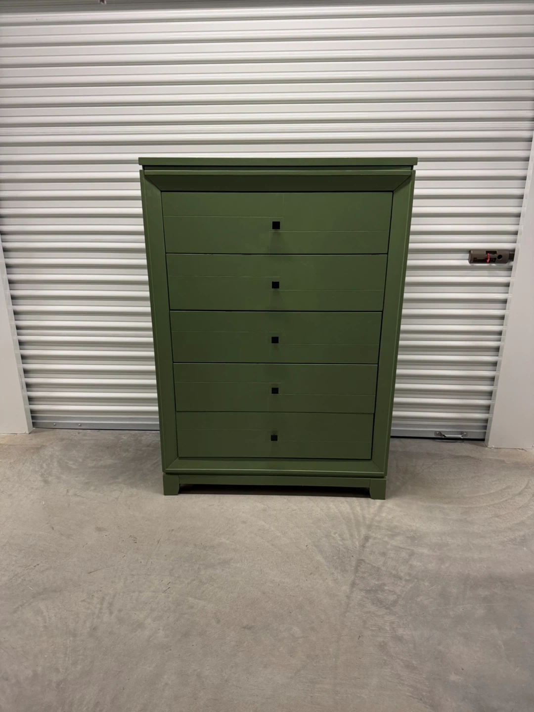 🚨Free Delivery NJ/ NY Avocado Tall Solid Wood Dresser