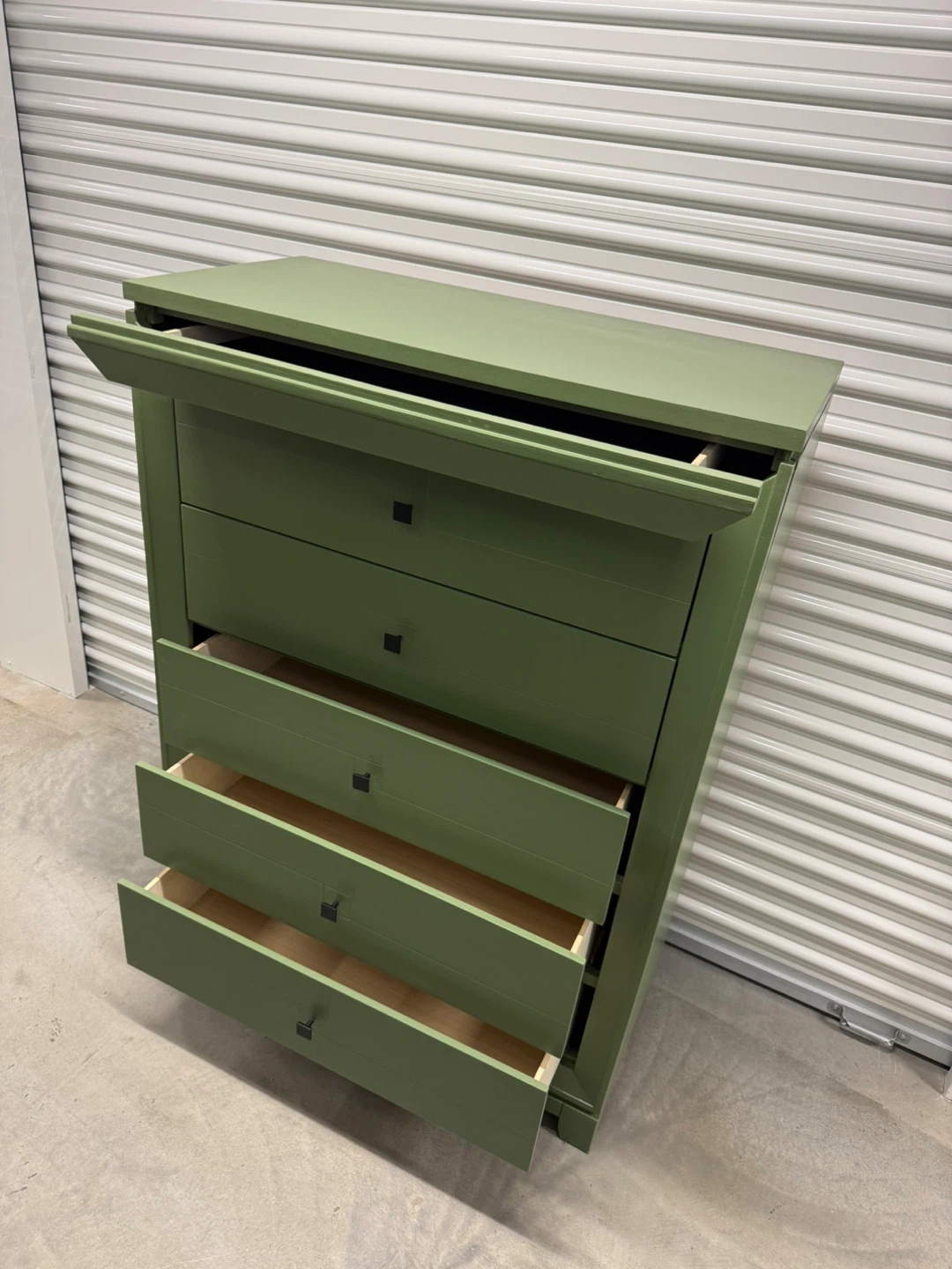 🚨Free Delivery NJ/ NY Avocado Tall Solid Wood Dresser - photo 2