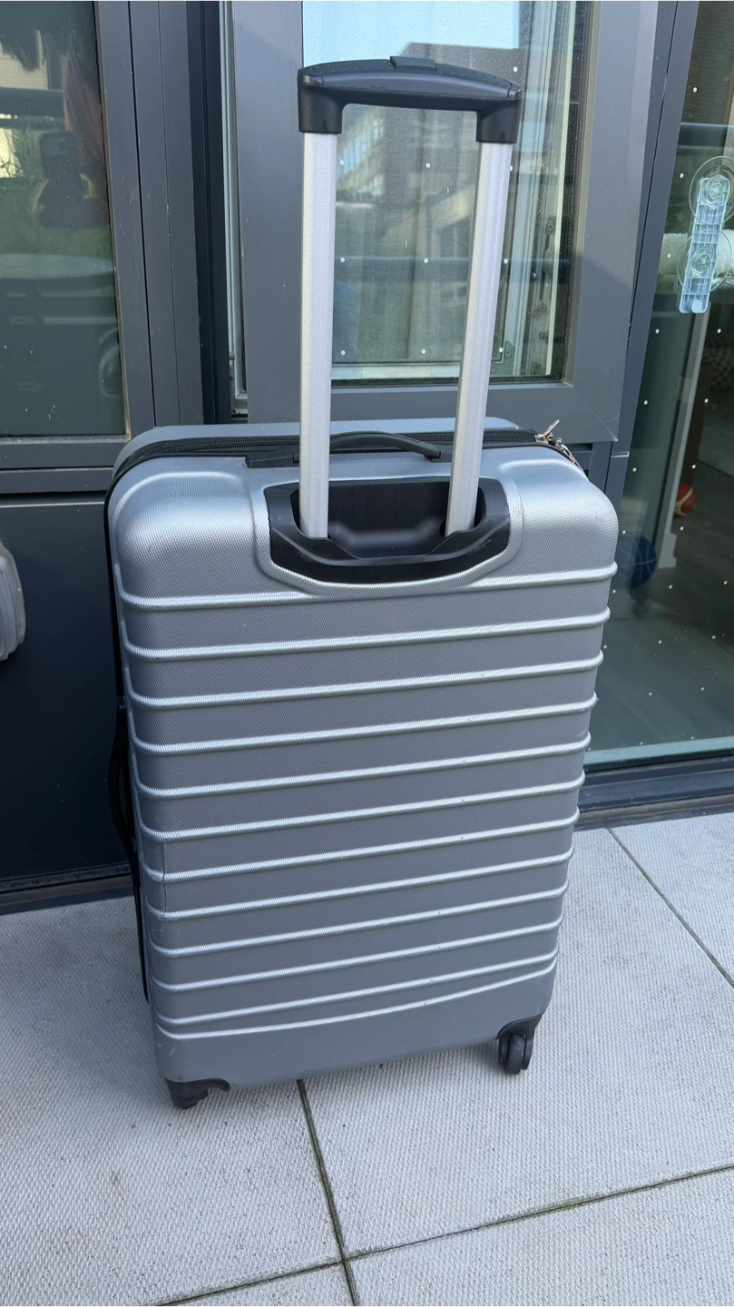 Swiss Gear Large Hardside Expandable 4-Wheel Luggage, Silver - photo 3