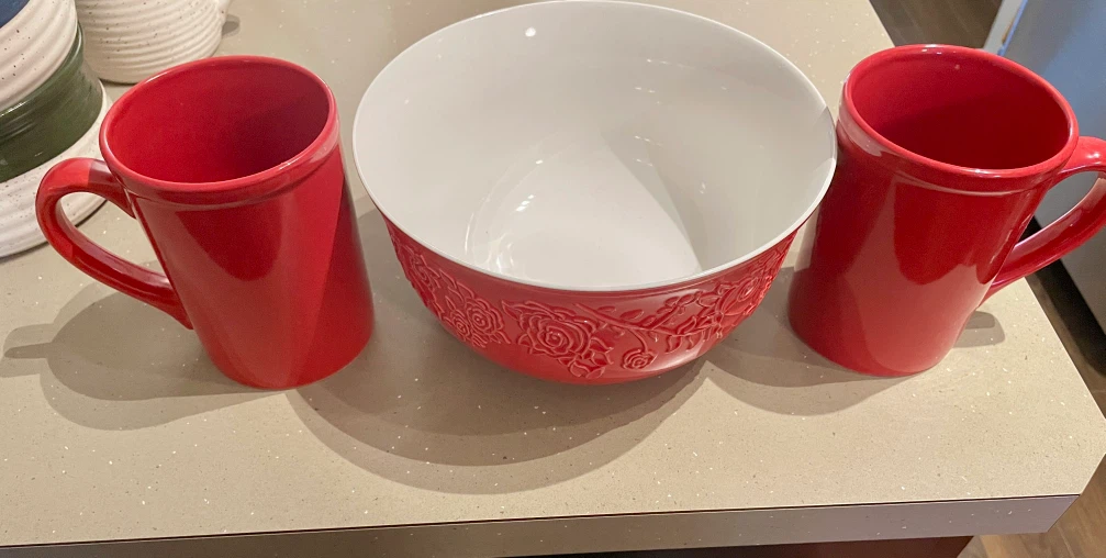 Set of 2 Red Mugs and Embossed Rose Bowl