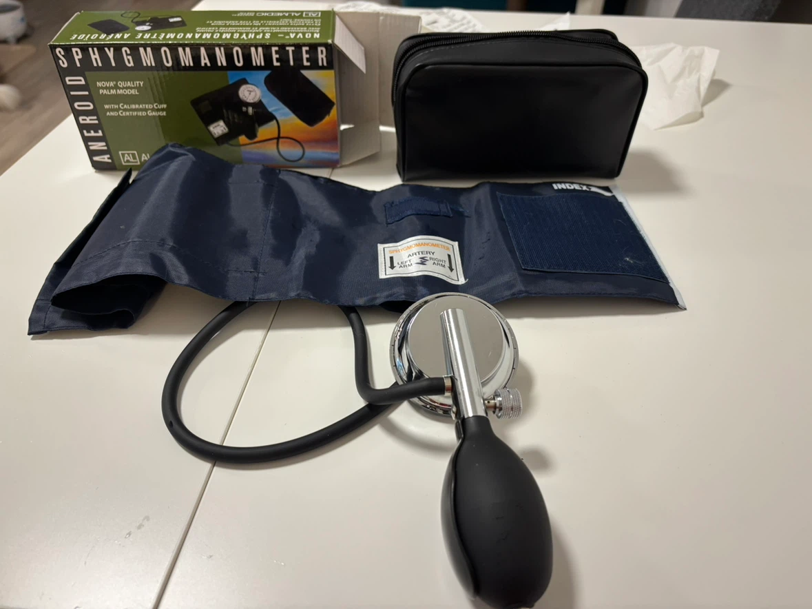 Almedic Aneroid Sphygmomanometer - photo 2
