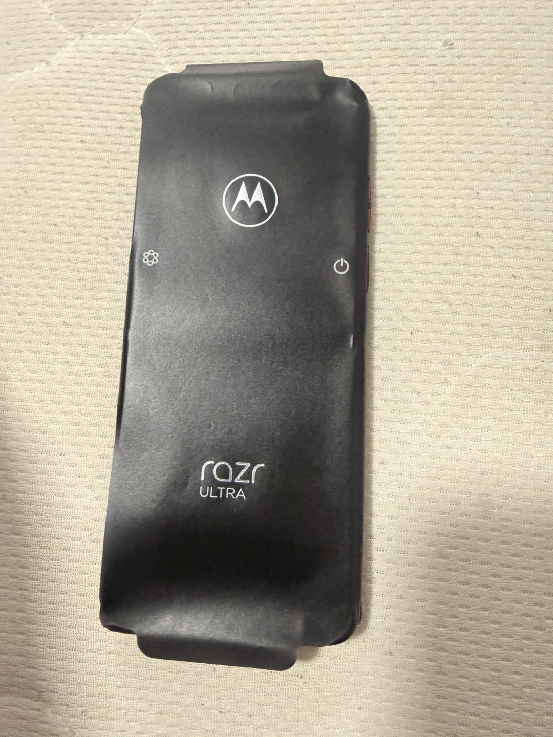 🔥 FOR SALE: Motorola Razr Ultra 2025 1TB 16GB🔥 - photo 2