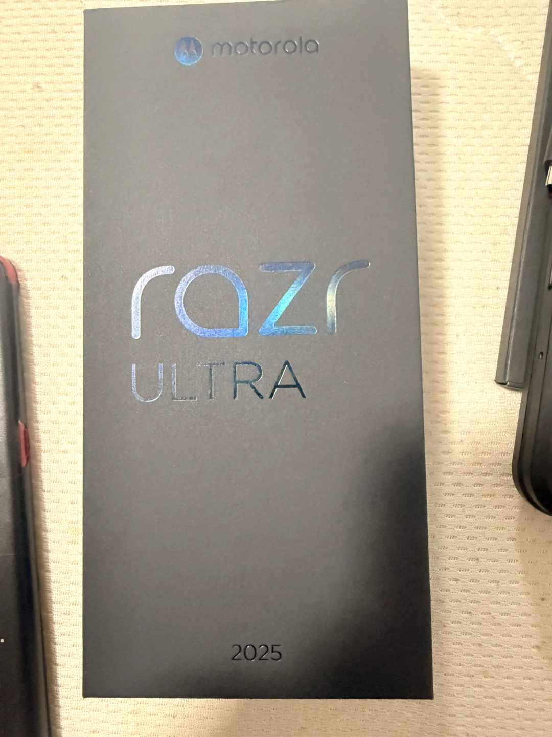 🔥 FOR SALE: Motorola Razr Ultra 2025 1TB 16GB🔥 - photo 4
