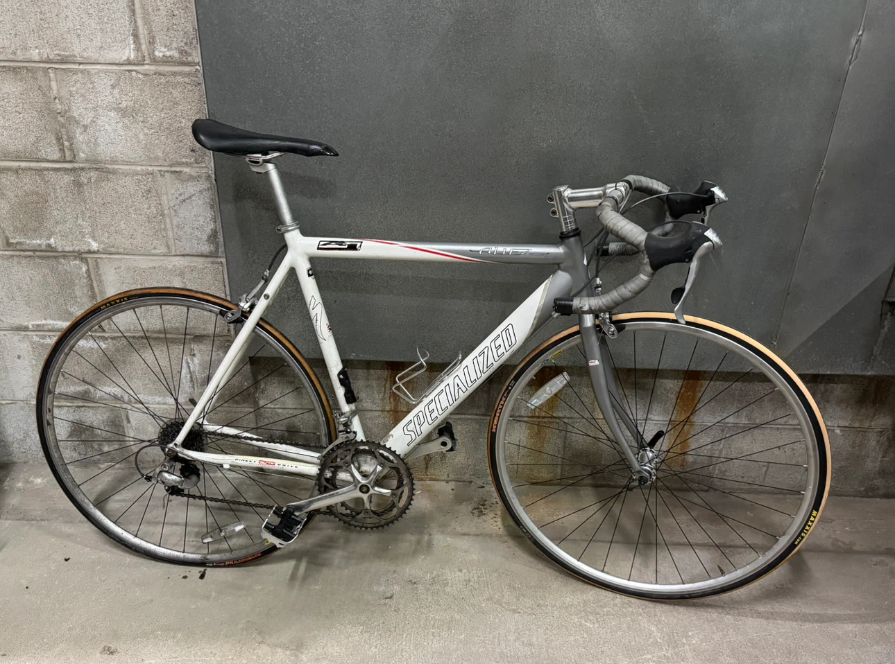 Specialized A1 aluminu The back wheels is not holding air - photo 2