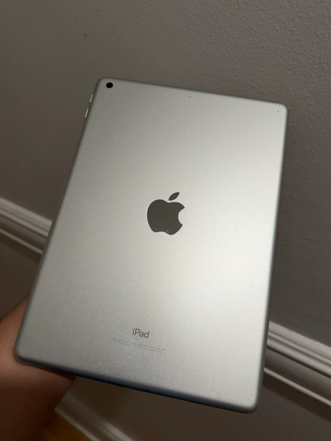 Apple iPad 32GB (6th gen) - GOOD CONDITION - photo 2
