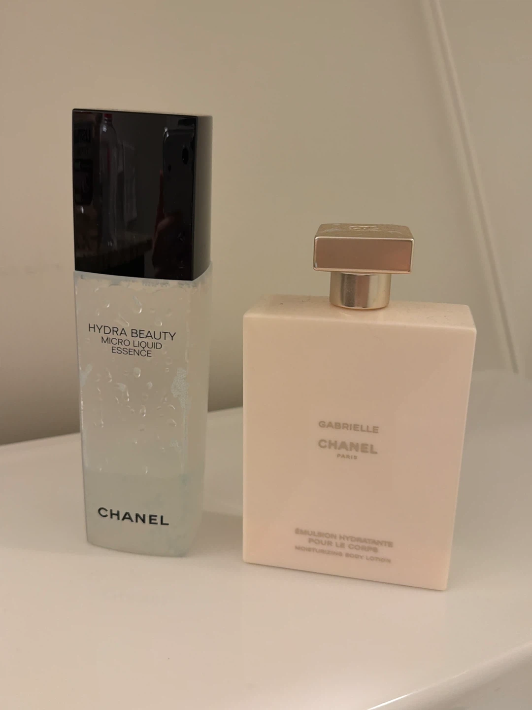 Chanel Hydra Beauty Micro Liquid Essence & Gabrielle Body Lotion
