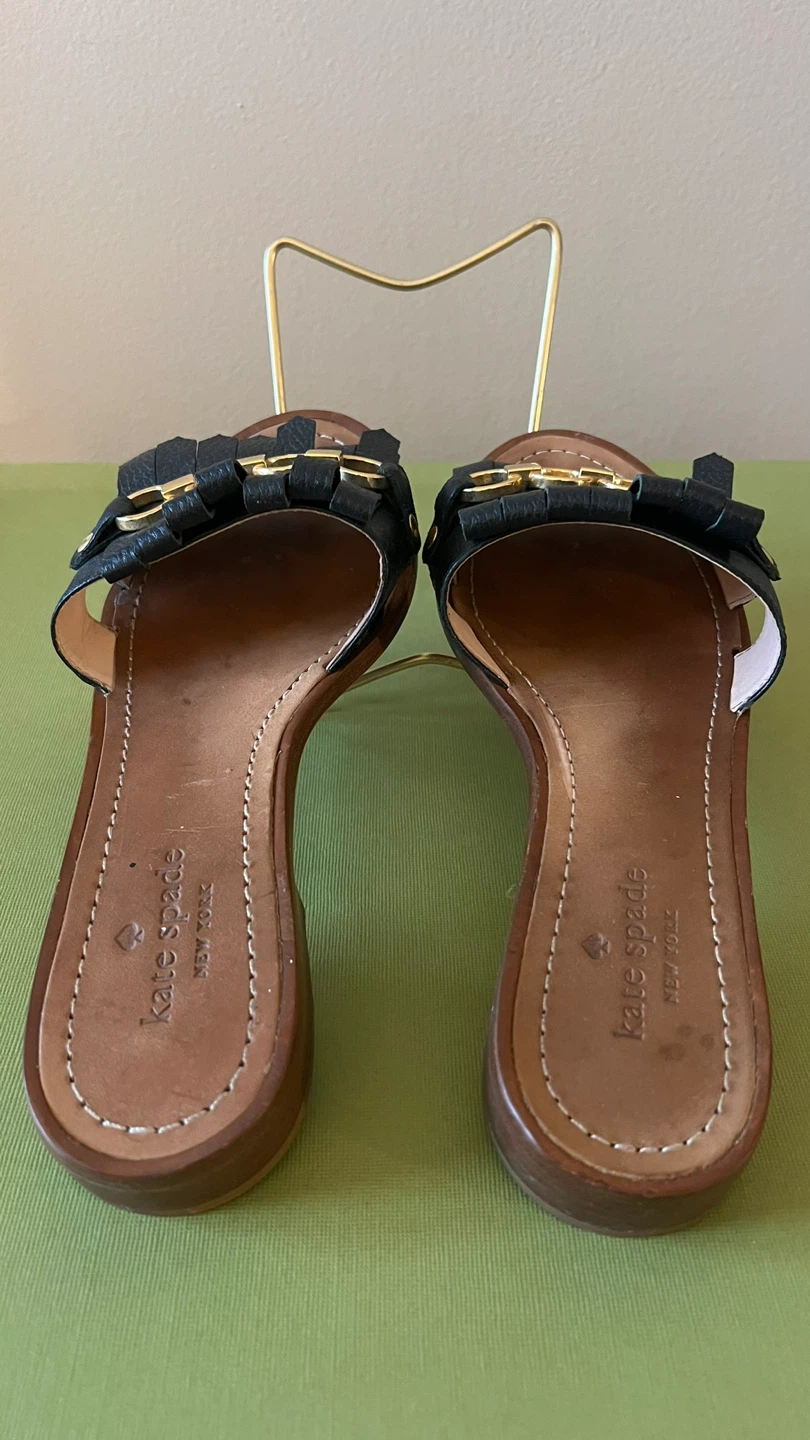 Size 8M Kate Spade “Brie” Black Leather Sandals - photo 2