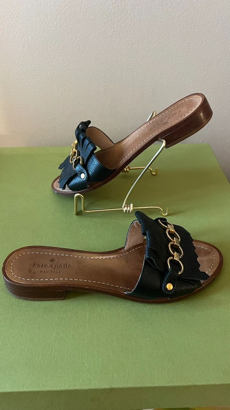 Size 8M Kate Spade “Brie” Black Leather Sandals - photo 5