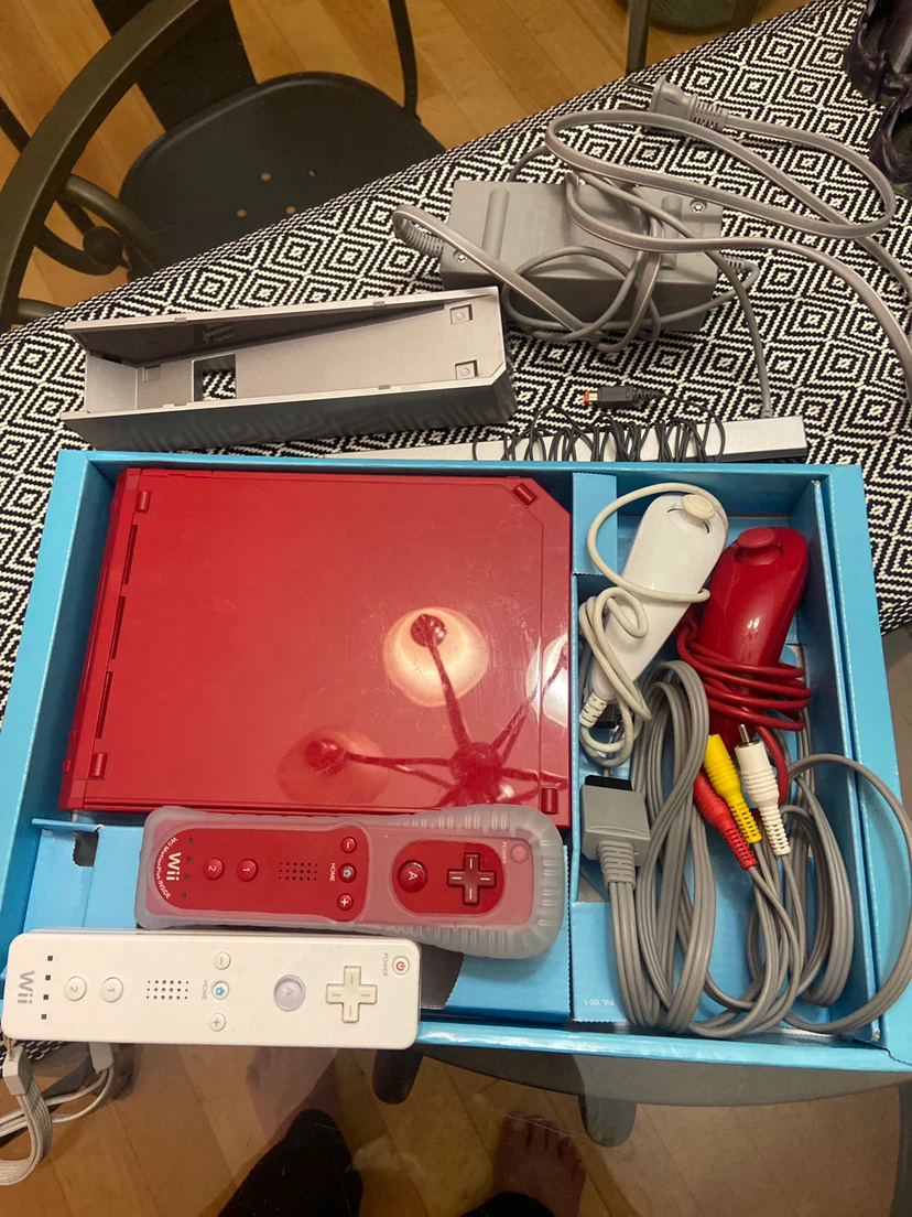 Nintendo Wii Red Console Bundle with Games - photo 3