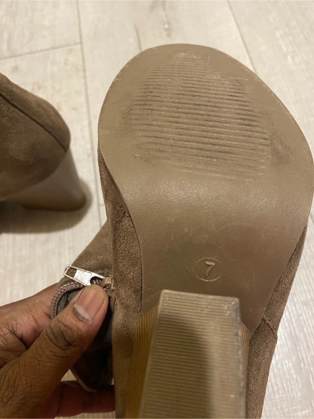 Ardene Women's Brown Suede Ankle Boots Size 7 - photo 5