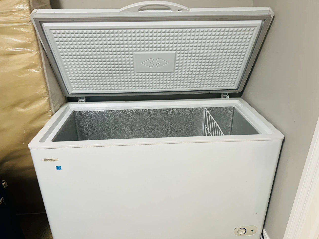 Chest freezer for sale - photo 4
