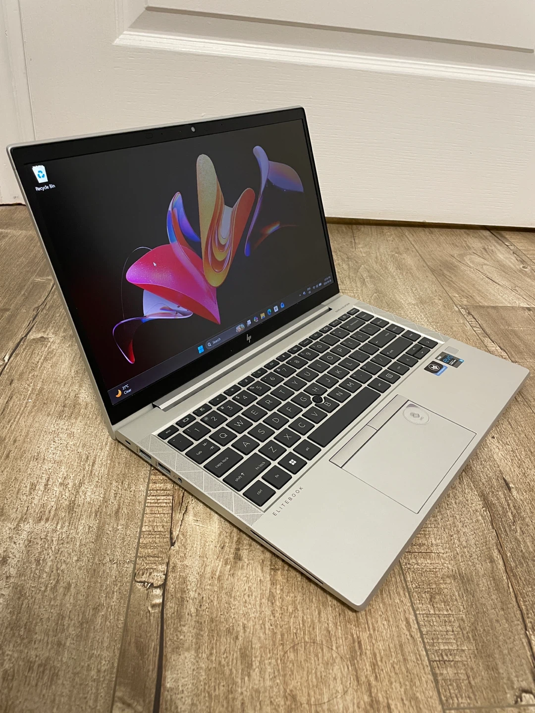 HP EliteBook 840 G8 Notebook PC- IGNORE LOWBALL OFFER ⚠️ - photo 2