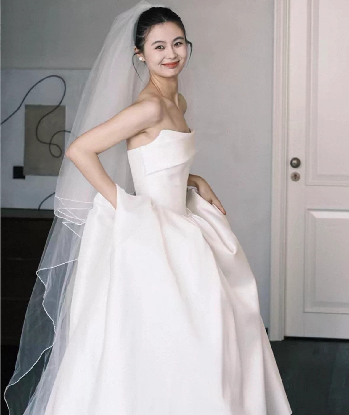 Strapless Wedding Dress (Size 6) - photo 2