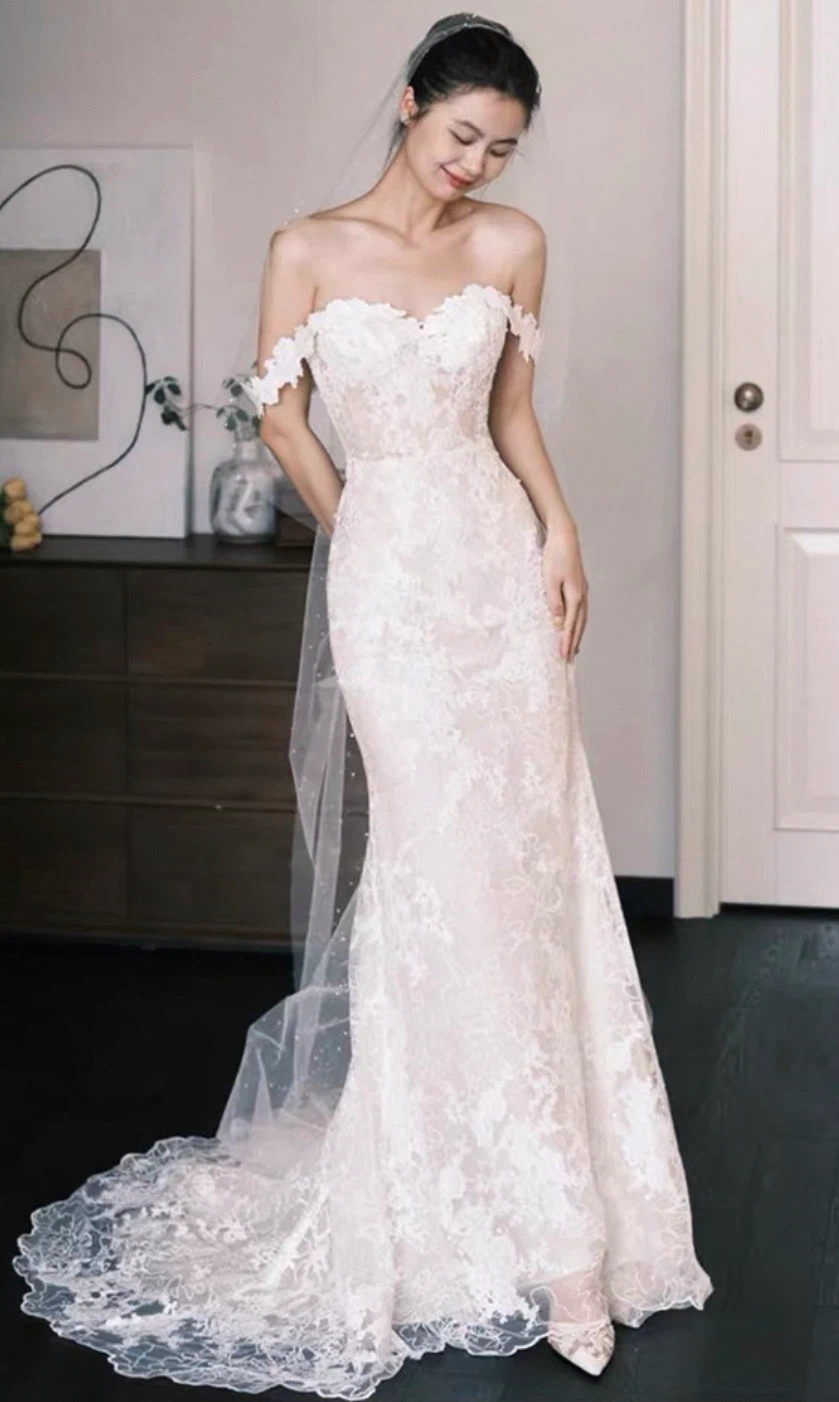 White Lace Off-the-Shoulder Wedding Dress (Size 8)