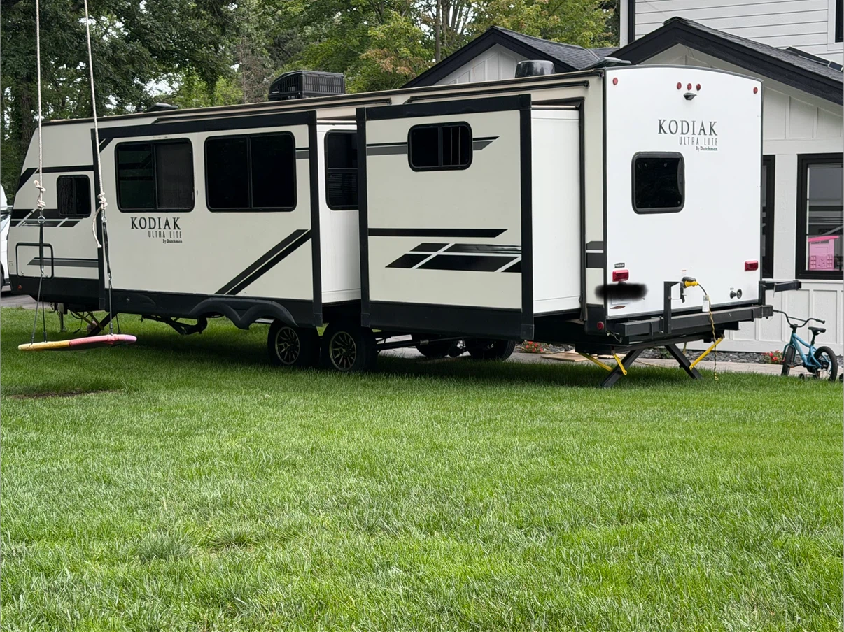 Dutchmen Kodiak Ultra-Lite 332BHSL 2021