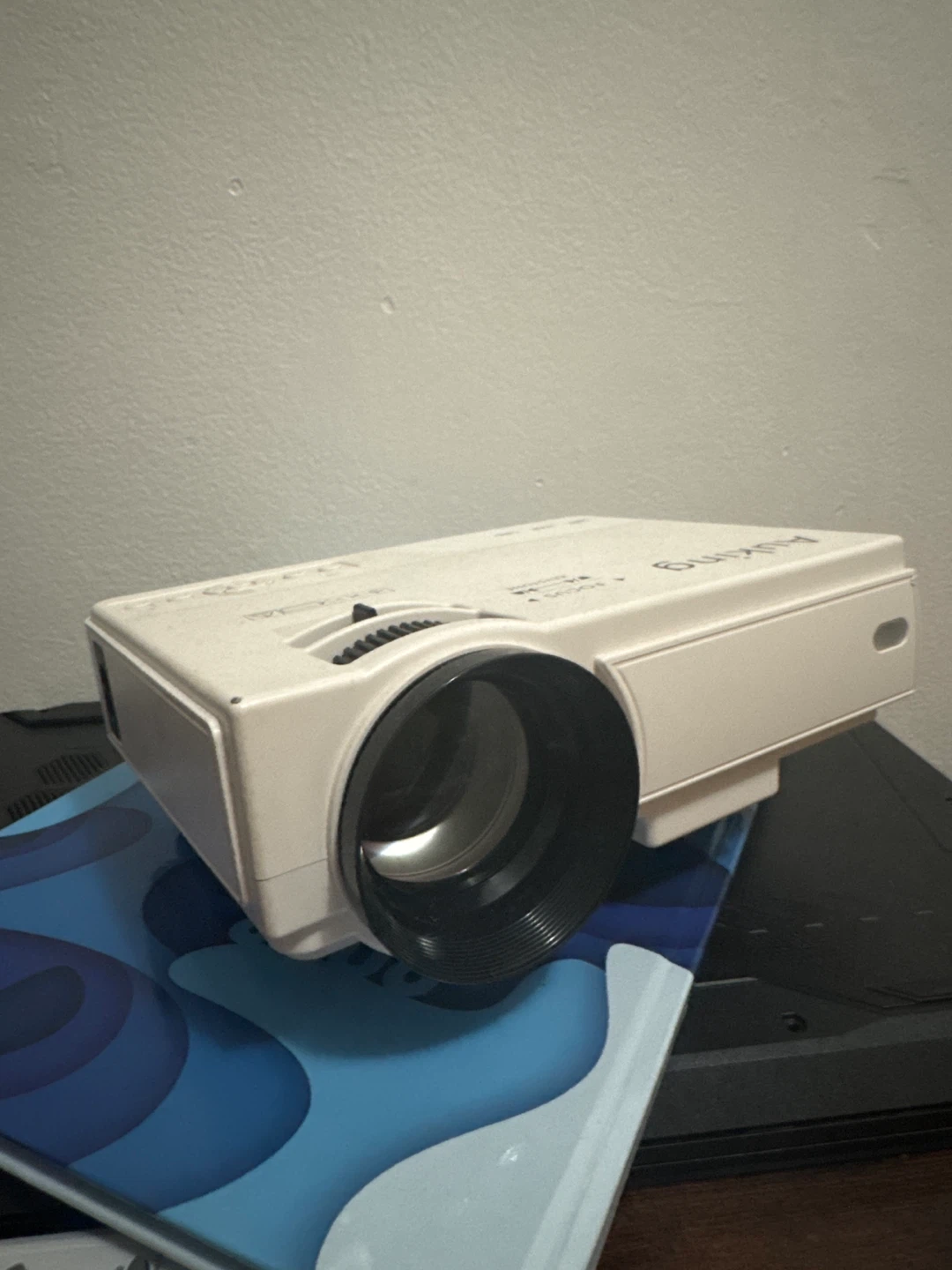 AuKing Mini Projector