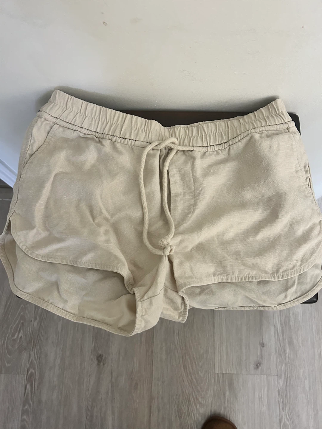 Aritzia Wilfred Free Habitus Linen Blend Beige Shorts