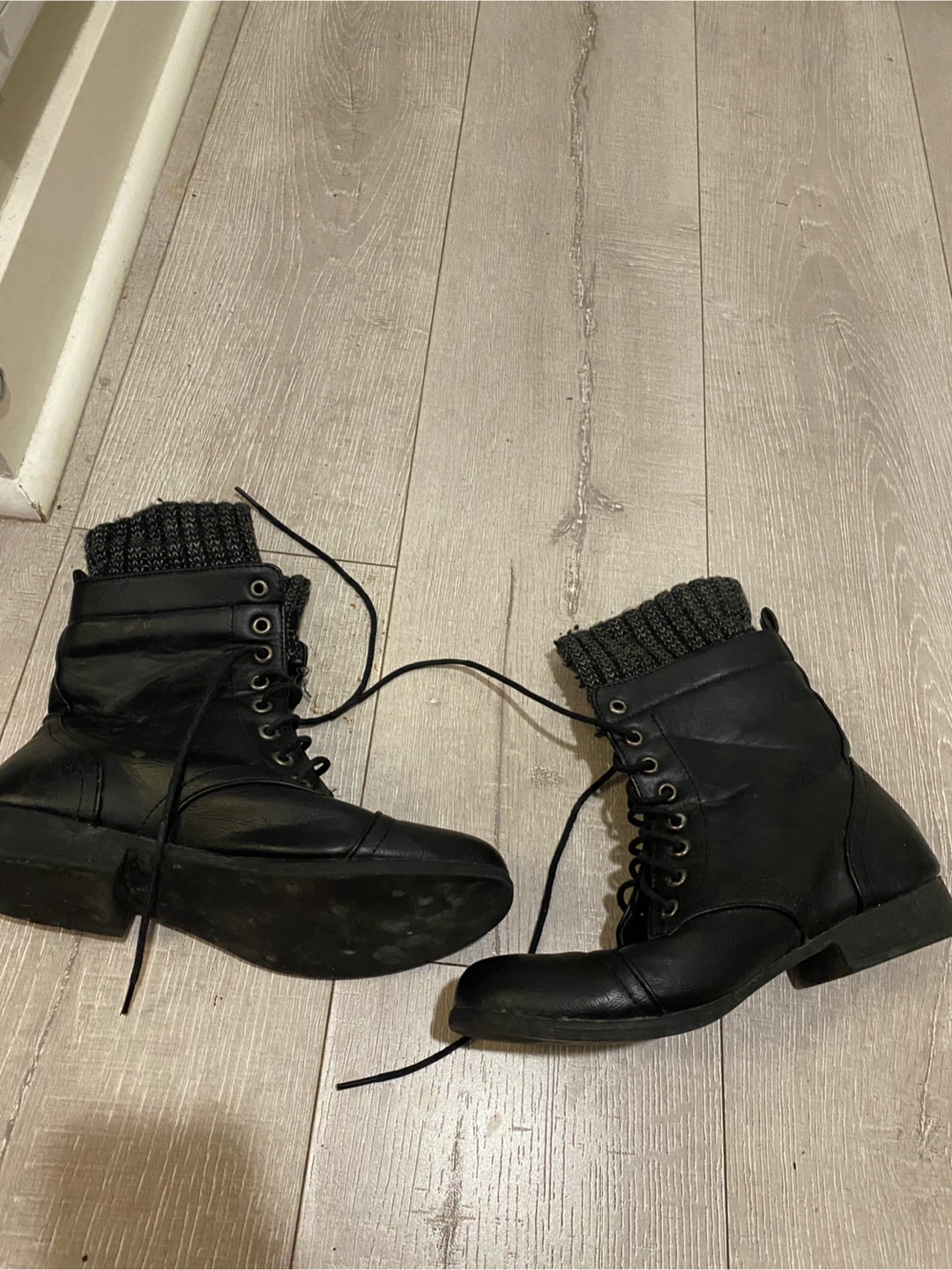 Black combat boots with knit cuffs - photo 2