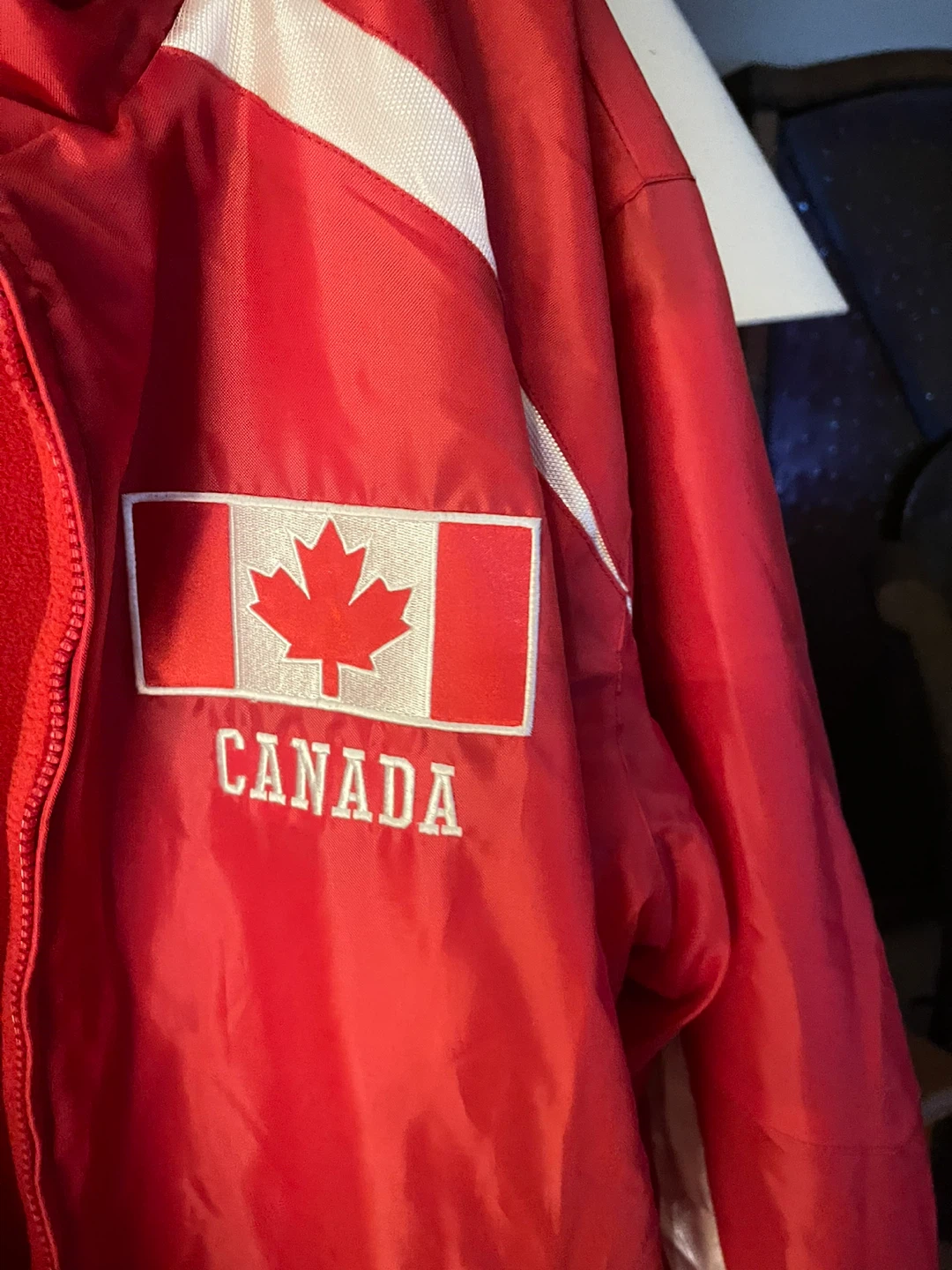 Red Canada reversible Jacket with 2010 Patch - photo 2
