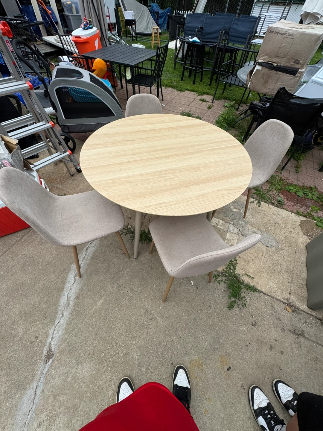 Round Dining Table with 4 Chairs