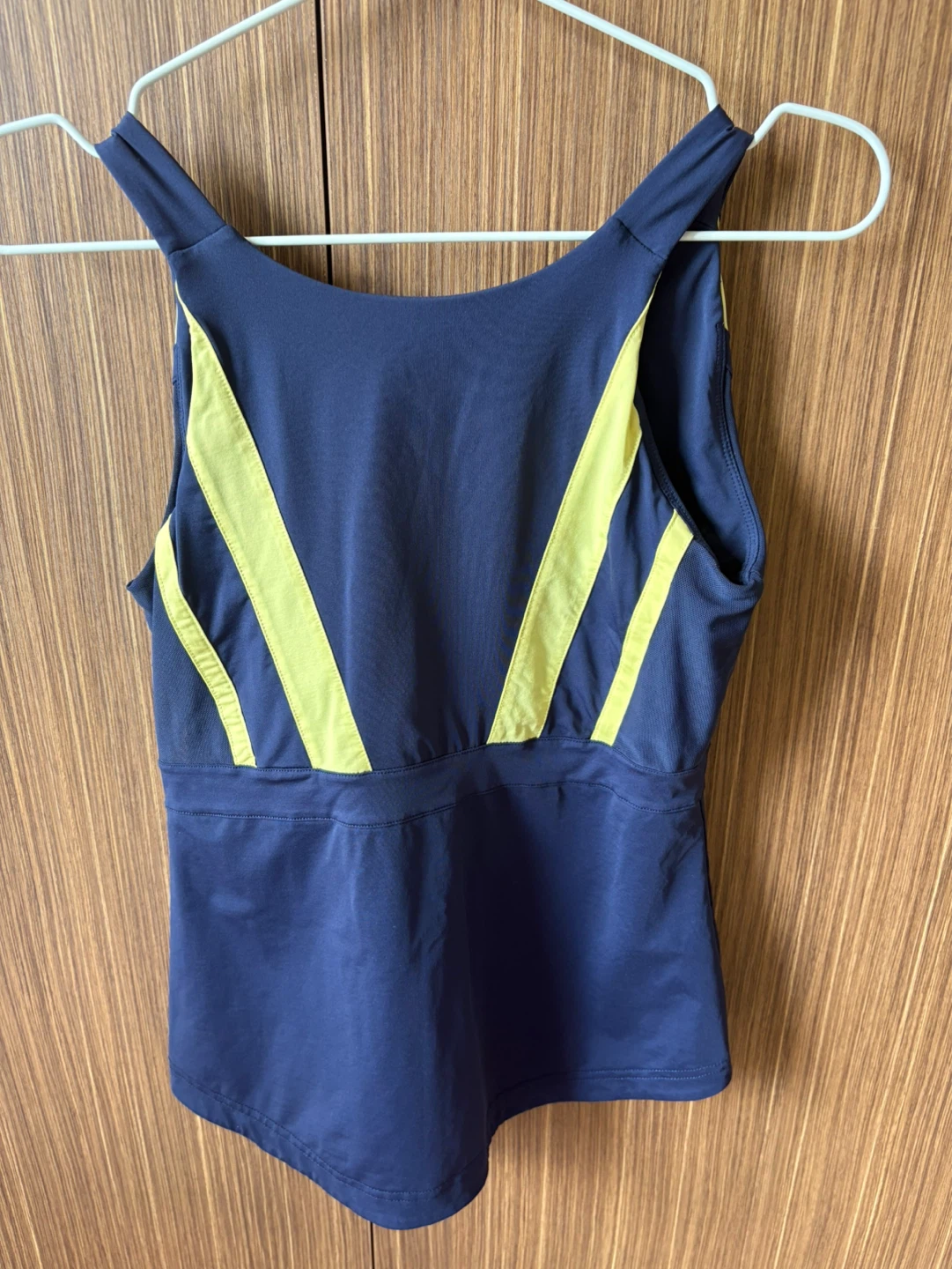 Athletic tops - photo 2