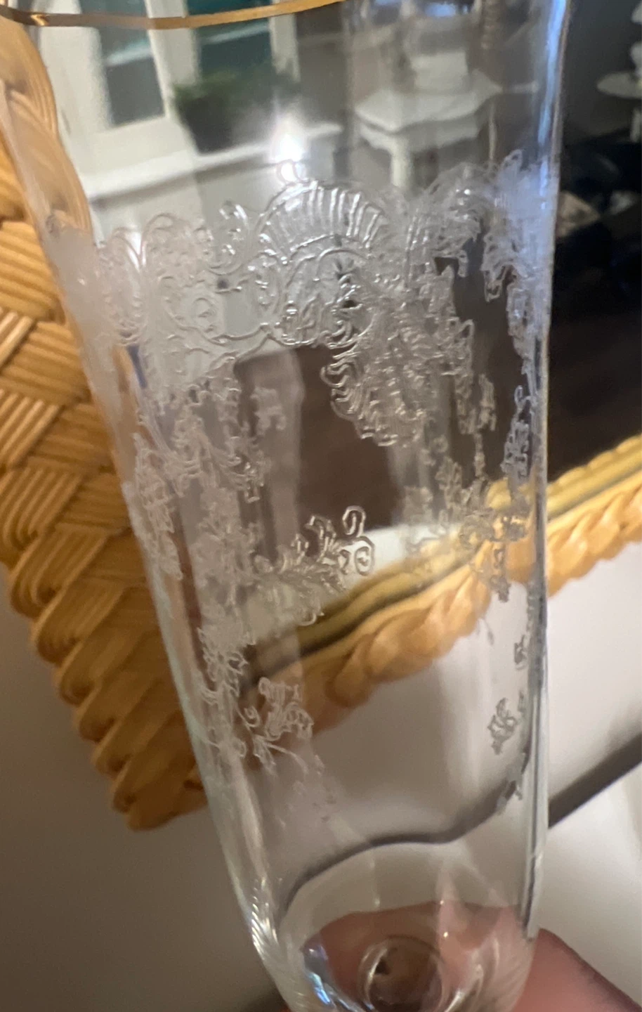 Set of 2 Vintage Etched Champagne Flutes with Gold Rim - photo 3