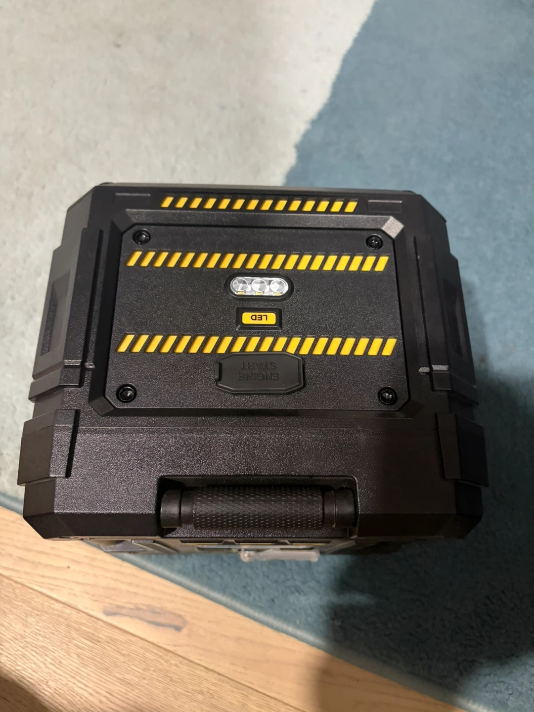 CAT 1750A Lithium Power Station / Tire Inflator — No Jump Cables - photo 4