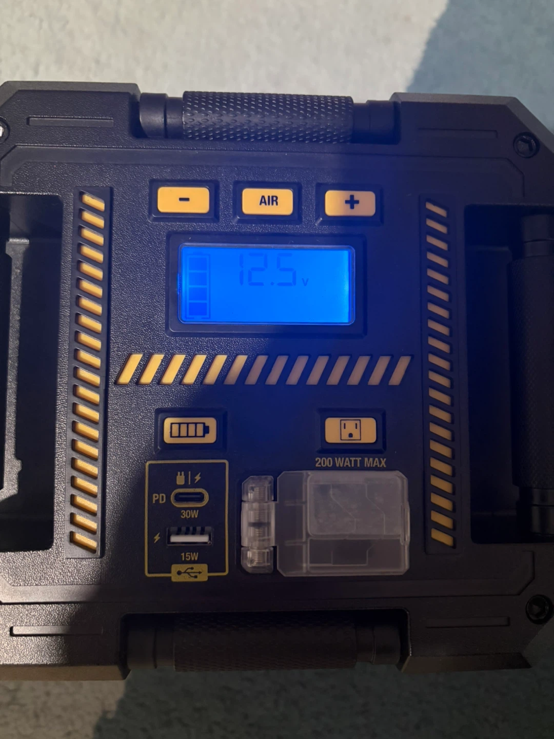 CAT 1750A Lithium Power Station / Tire Inflator — No Jump Cables - photo 5